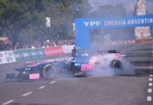 FRANCO COLAPINTO HIZO DELIRAR A LA MULTITUD CON UN FÓRMULA 1